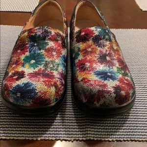 Alegria casual comfort shoe,great w/jeans; walking